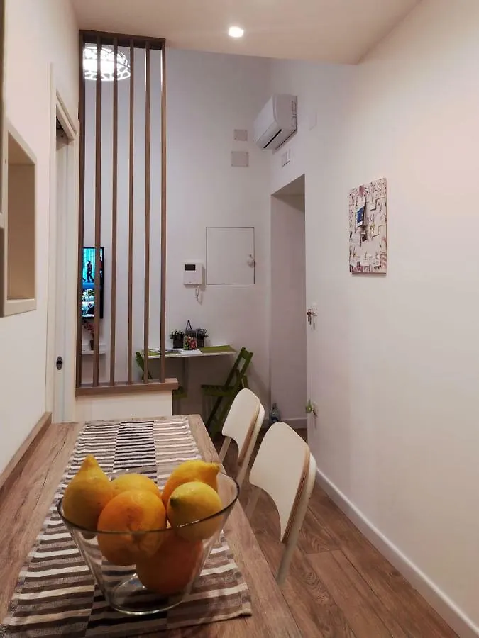Holiday home La Casa Di Noa Napoli In The Heart Of Vomero
